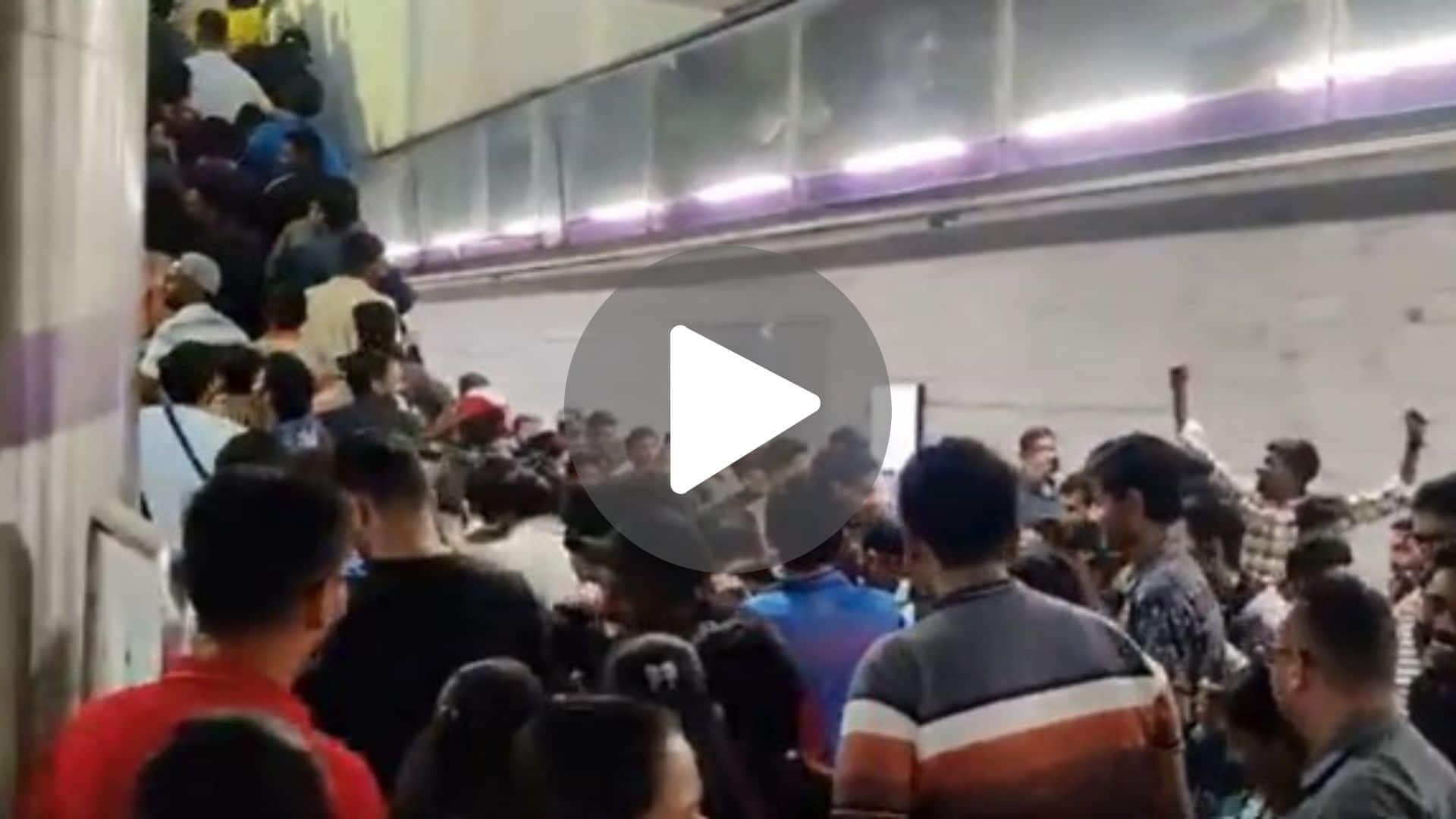 [Watch] ‘RCB RCB’ Chants Engulf Delhi Metro Ahead Of WPL 2024 Final Vs DC